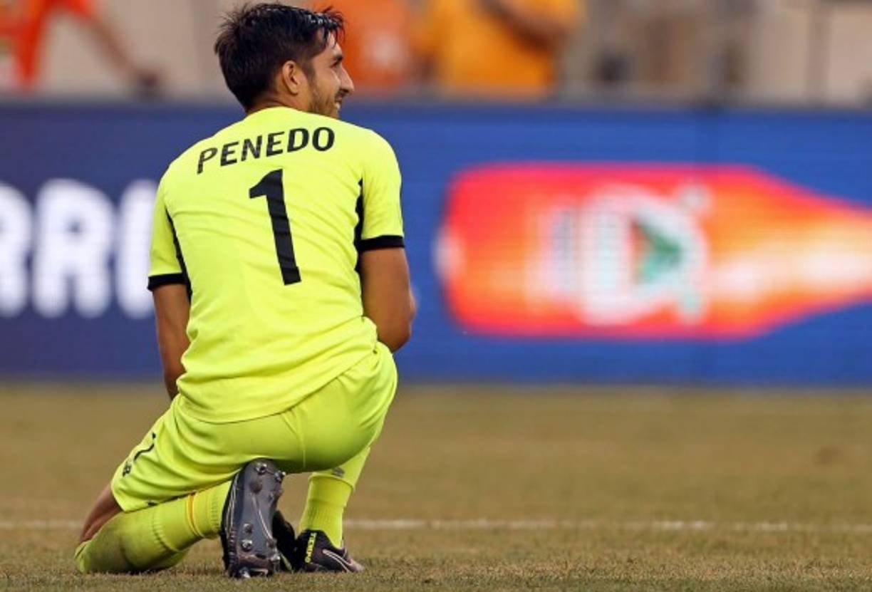 Jaime Penedo, feliz por la clasificación. Foto EFE