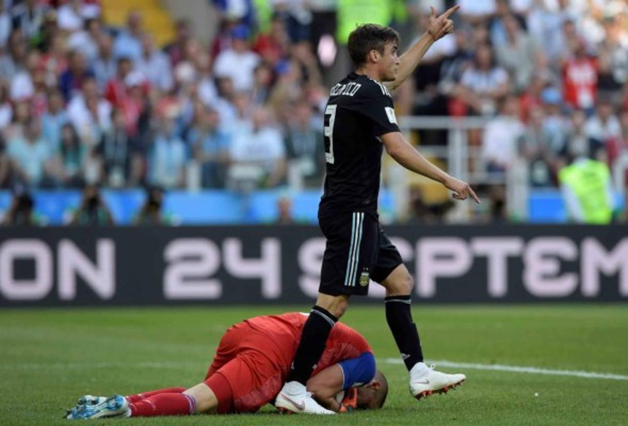 Nicolás Tagliafico: El defensor no se mueve del 11 y seguirá siendo titular.