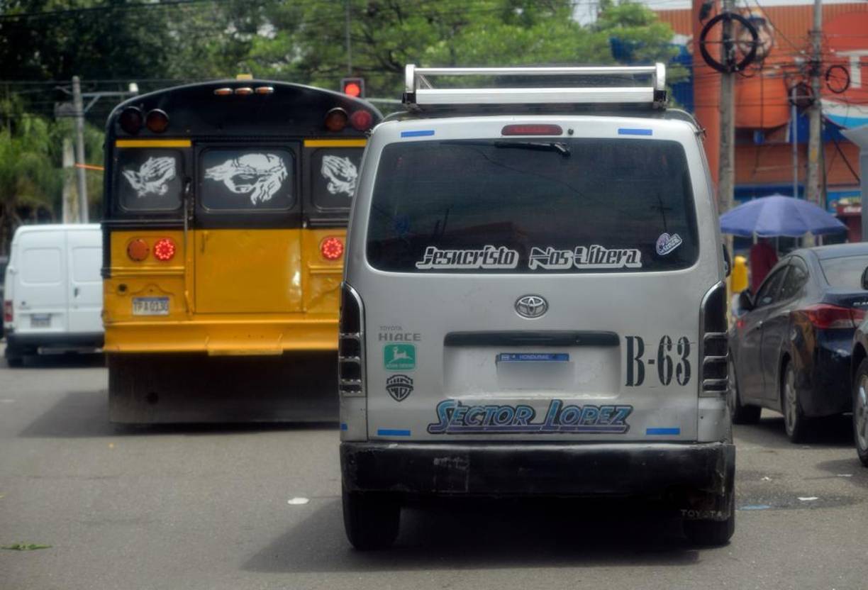En San Pedro Sula operan más de 1,500 buses legales. Son pocos los buses amarillos que han quedado.
