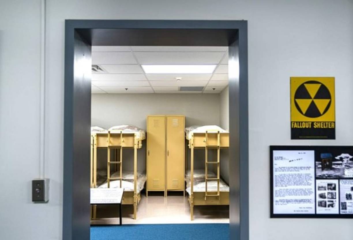 El refugio cuenta con varios dormitorios para los congresistas y sus familias se refugien en caso de una guerra nuclear.