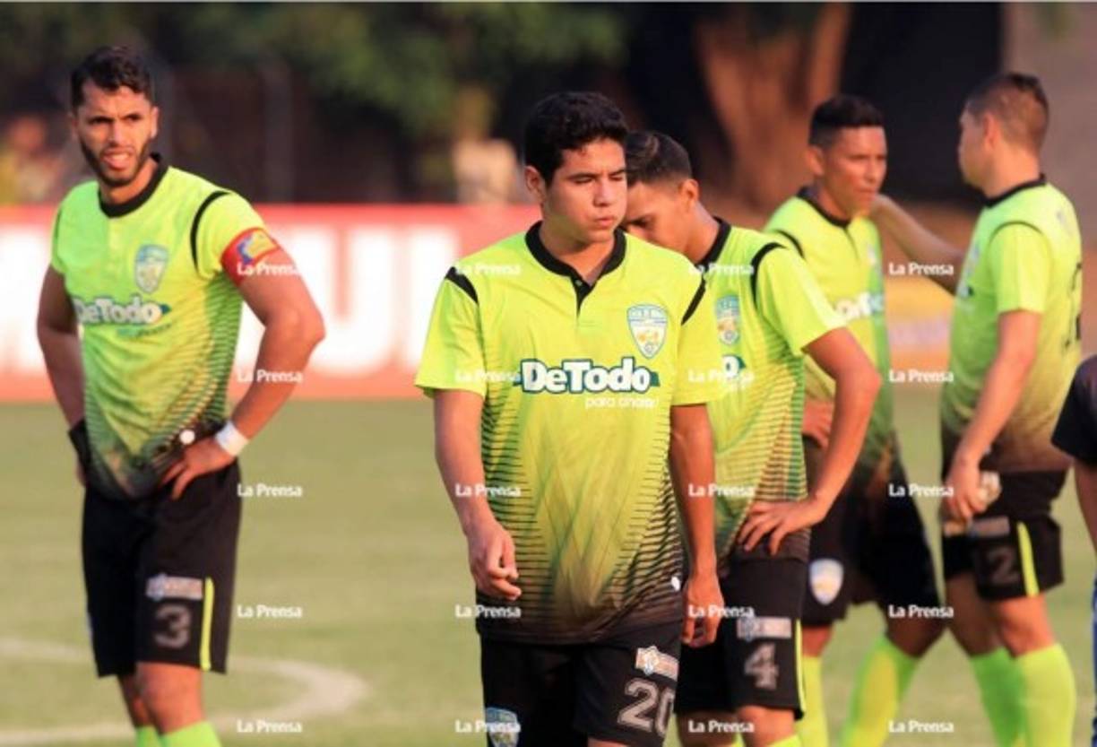 La tristeza de los jugadores del Real de Minas.