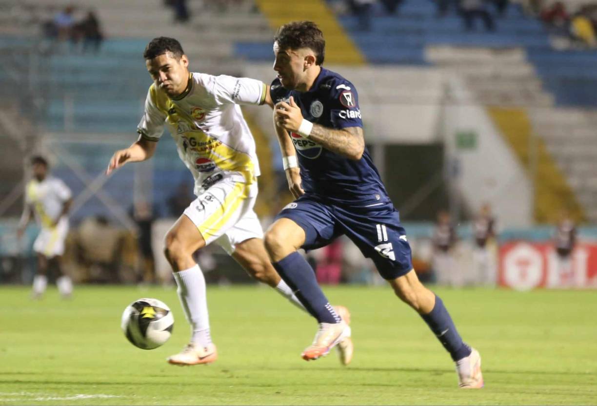 Motagua termino sufriendo con uno más en la cancha, pero se llevó los tres puntos para escalar a la segunda posicion.
