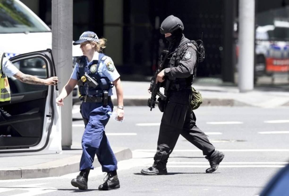 El atacante entró armado en la cafetería entre las 21.30- 23.30 del domingo 14 de diciembre.