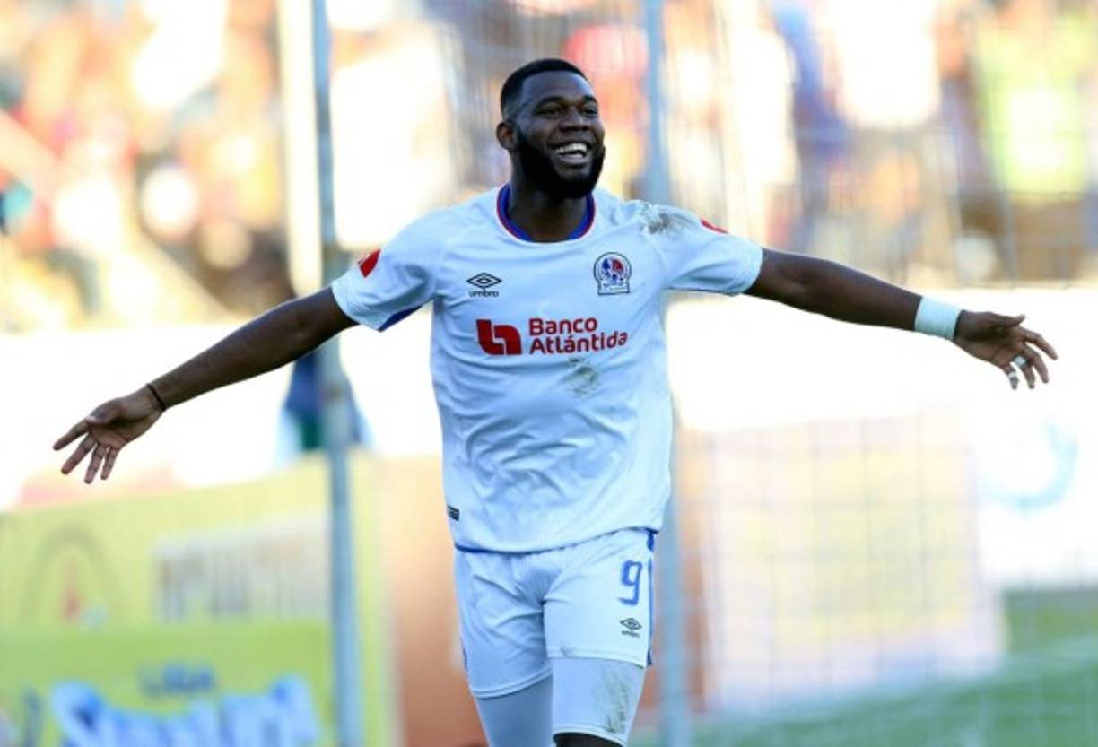 Jorge Benguché celebrando su gol, el 2-0 del Olimpia.