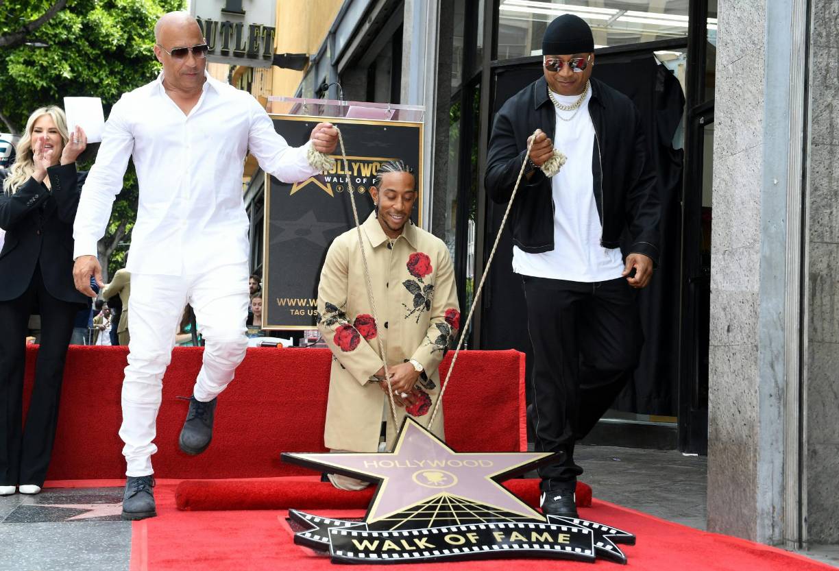 Compañeros del mundo del hip-hop y Hollywood se unieron a Ludacris quien recibió una estrella en el Paseo de la Fama. LL Cool J, Queen Latifah y la estrella y productor de la franquicia “Fast &amp; Furious” Vin Diesel estuvieron presentes en la emotiva ceremonia del rapero convertido en actor.