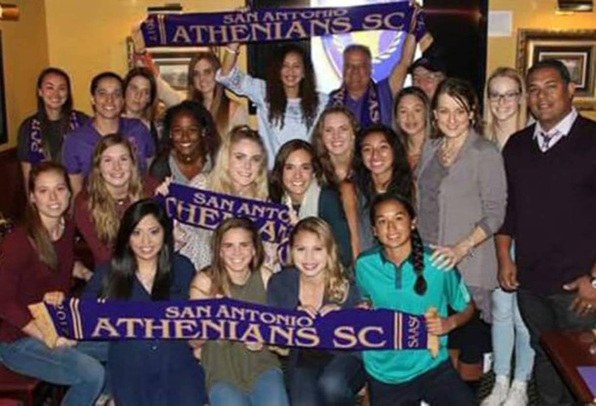 La señorita Díaz es la única latina que hay en el plantel.