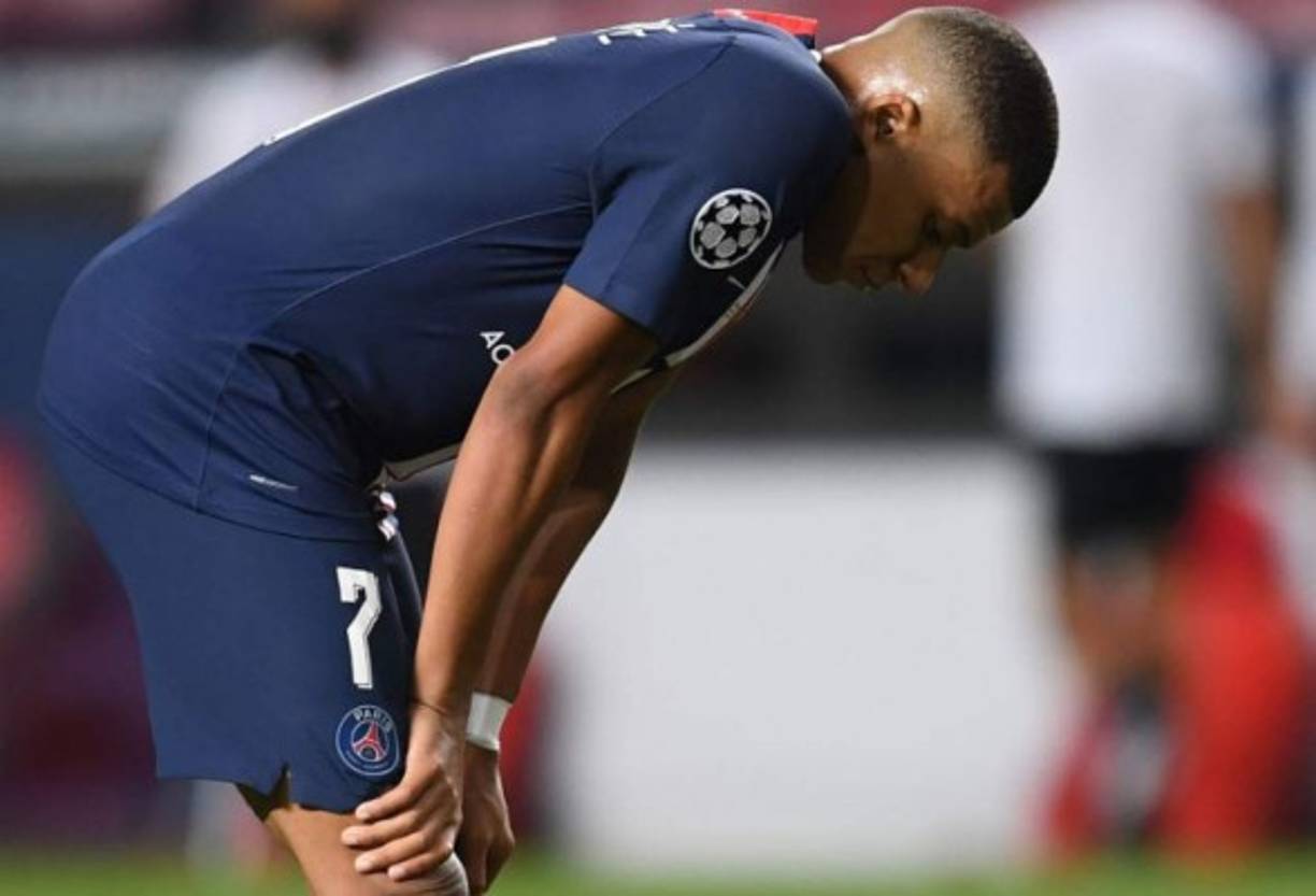 El joven Mbappé fue otro de los que no hizo nada en la final y terminó triste tras perder ante Bayern Múnich.