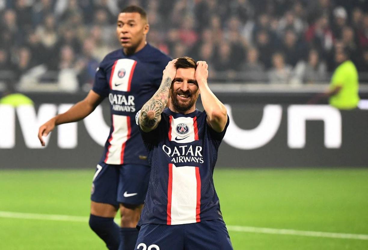 Messi finaliza su contrato con el PSG en junio del 2023 y medios internacionales señalan que el astro argentino no está del todo convencido por renovar con el cuadro parisino.