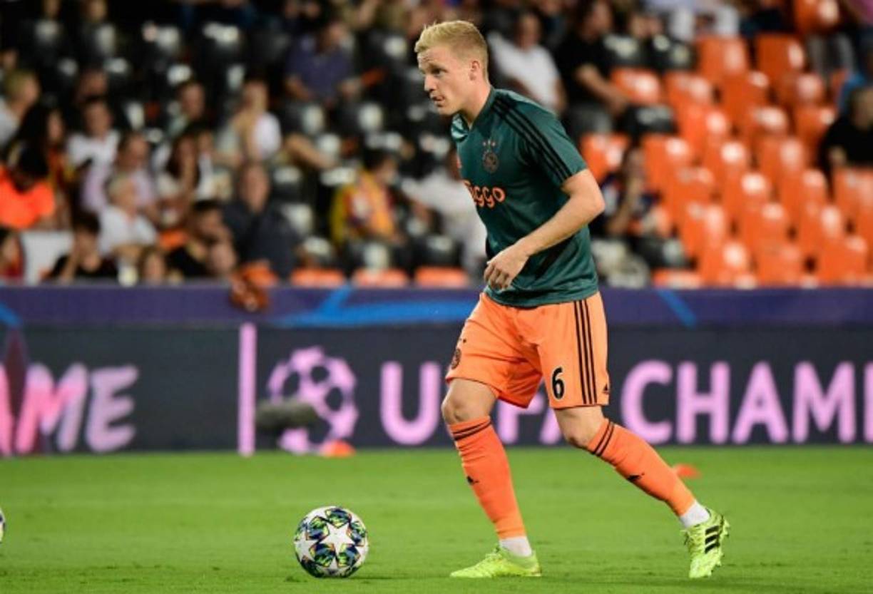 Donny van de Beek (Centrocampista holandés que destaca en el Ajax de Holanda).