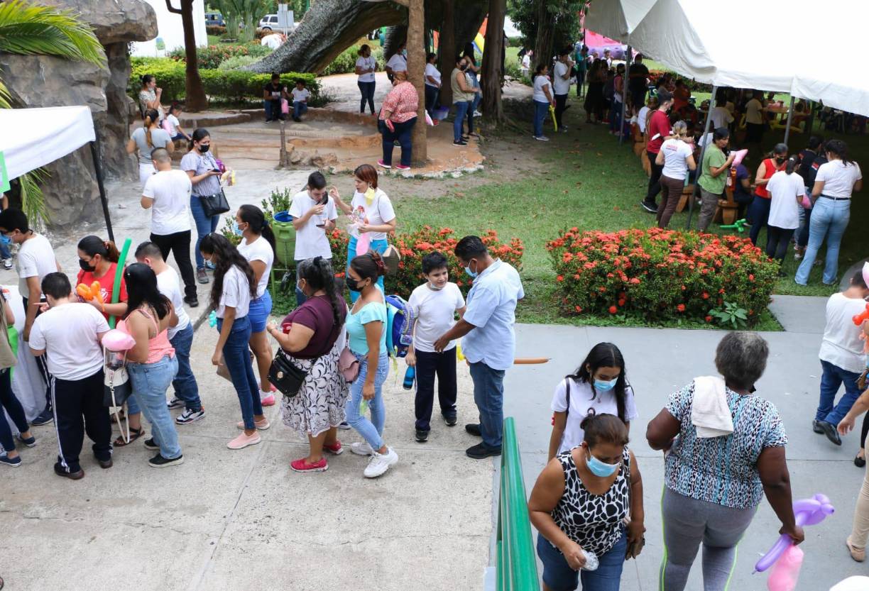 Los alumnos del Instituto Municipal de Educación Especial, IMDEE, fueron los invitados por la directora de EcoSocial, Zoila Santos de Contreras, y su equipo de trabajo, en el Museo para la Infancia “El Pequeño Sula”, en ocasión de Día del Niño.