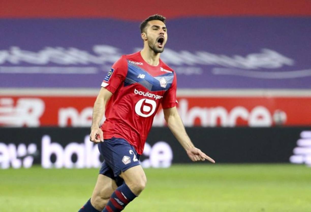 Según informa 'Bein Sports Turquía', el Atlético de Madrid estaría cerca de fichar al lateral turco del Lille, Zeki Çelik. Se habría adelantado, de esta forma a la Fiorentina, cuyas negociaciones se habrían estancado.