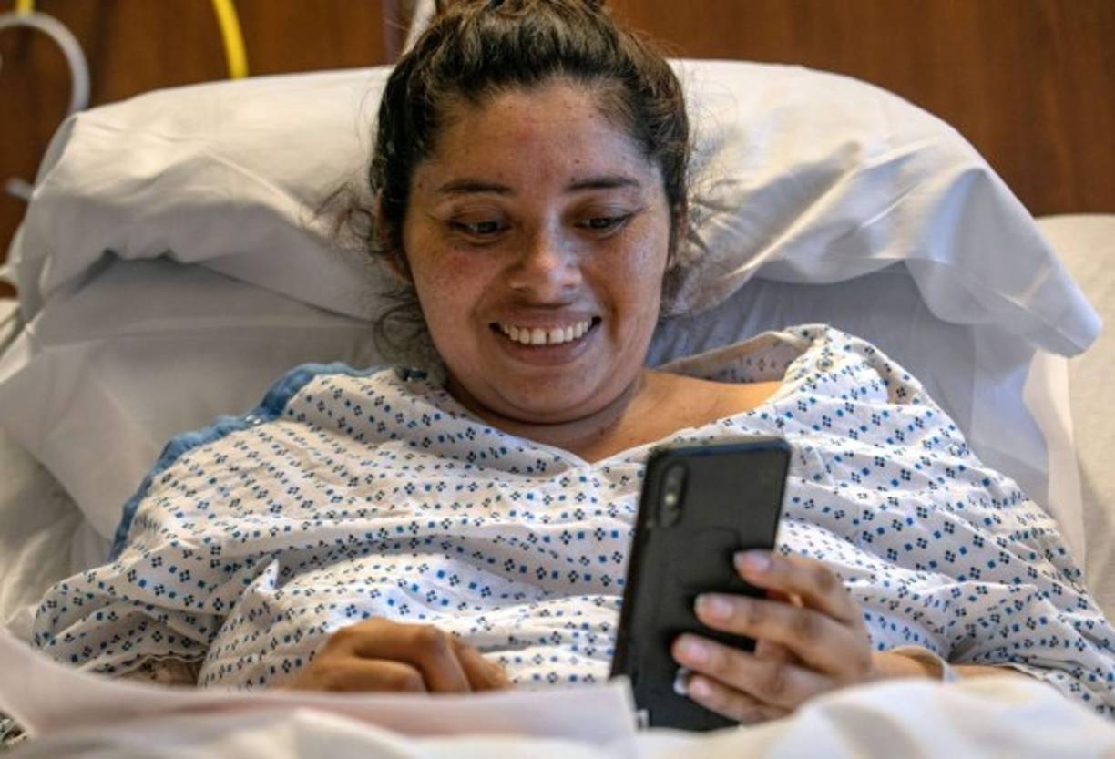 Zully solo ha podido ver a su bebé, Nyesel, a través de videollamadas por la aplicación Zoom.