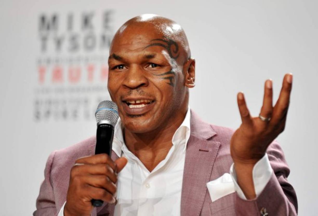 El boxeador estadounidense, Mike Tyson, también expresó su admiración por López Obrador.