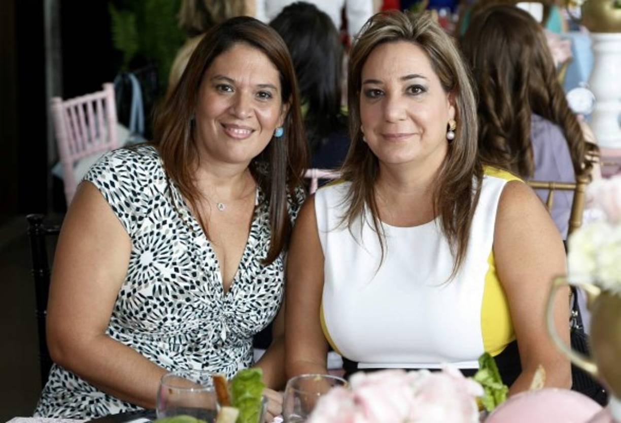 Ana Ramírez y Clara Jarufe.