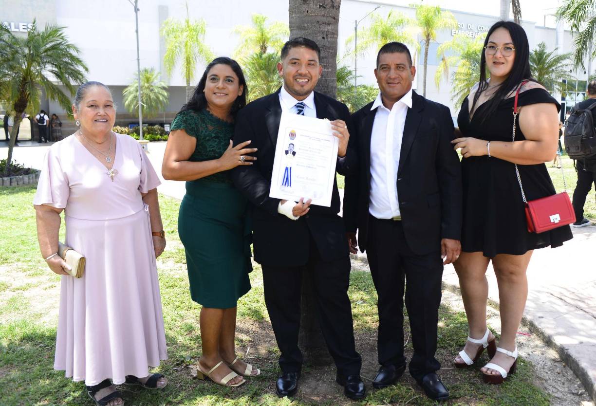 Adilia Enamorado, Floridalma, Erick y Enrique Hernández junto con Jeidy Gavarrete