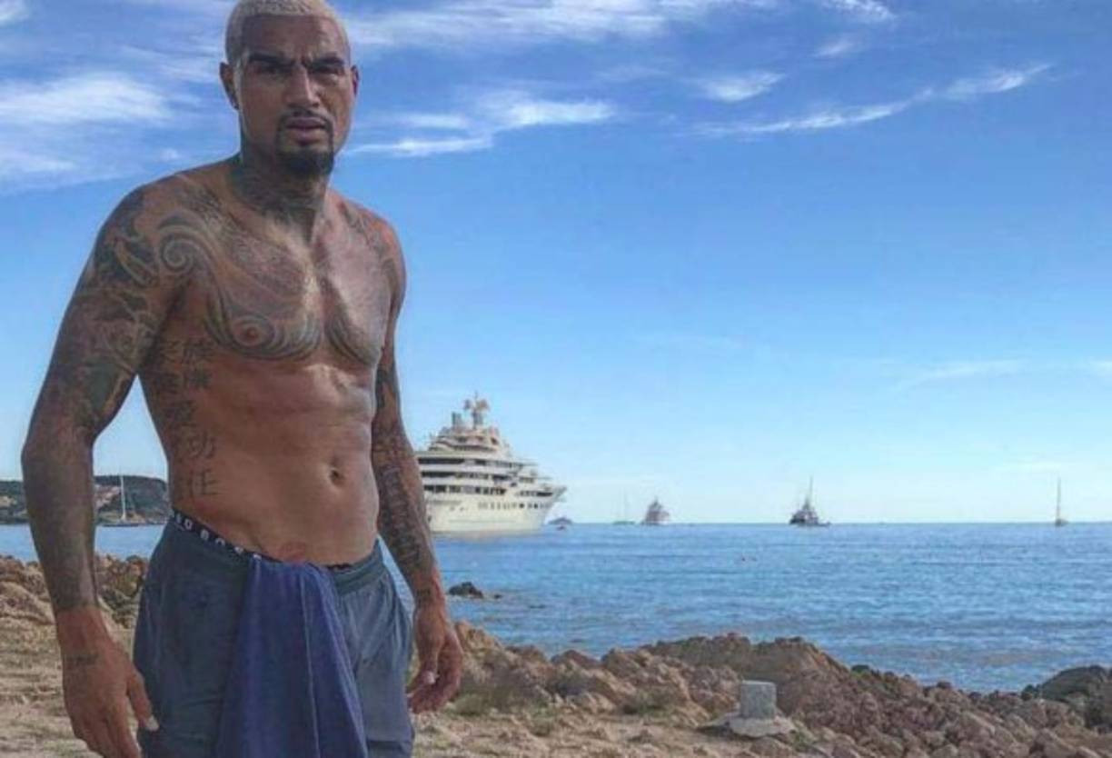 Pese a ser un gran amante del fútbol, la otra gran pasión del jugador son los tatuajes. El jugador ghanés lleva su cuerpo repleto de tinta, toda con sentido para él.