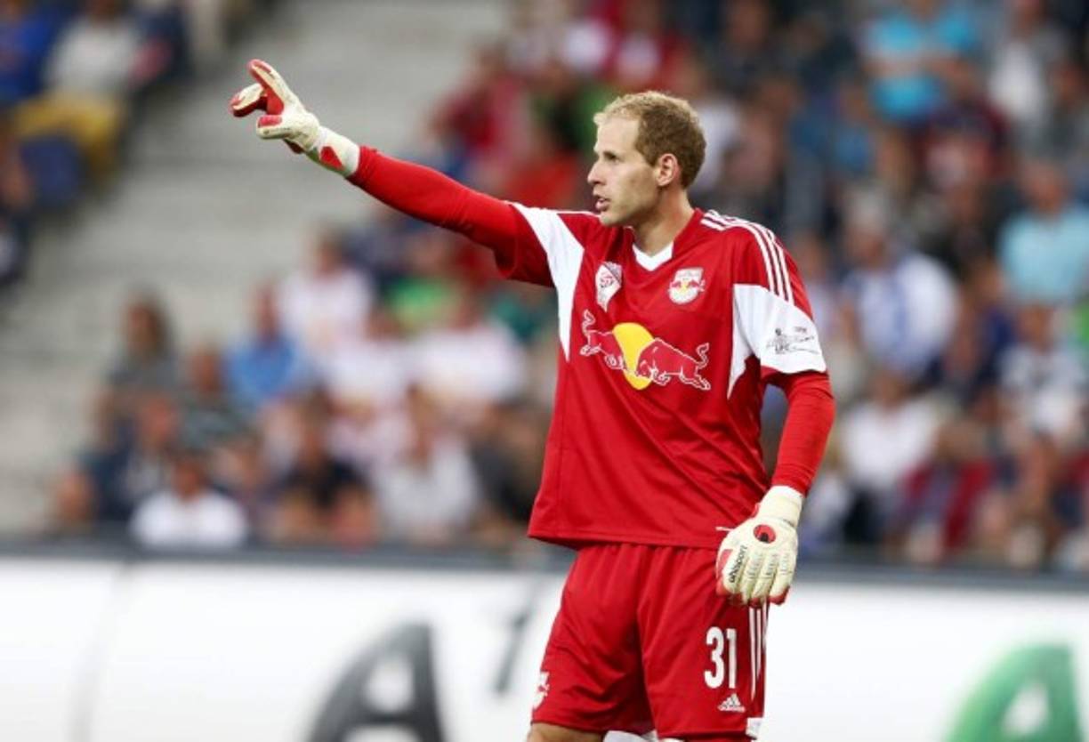 El Daily Mail habla de un supuesto interés del Arsenal y Chelsea. Lo que parece que está claro es que Arsene Wenger busca un portero pues no dejan de salir rumores y nombres. Peter Gulacsi, ex del Liverpool, juega actualmente el RB Leipzig.