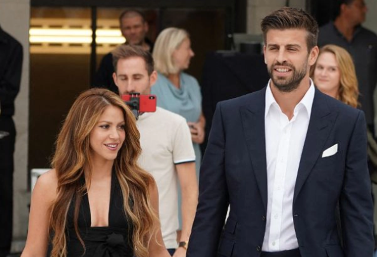 Cuando estaba con Shakira, Piqué lucía y vestía con un look moderno, pero sobrio. Luego de la ruptura de la famosa pareja su imagen fue variando con el paso de los meses.