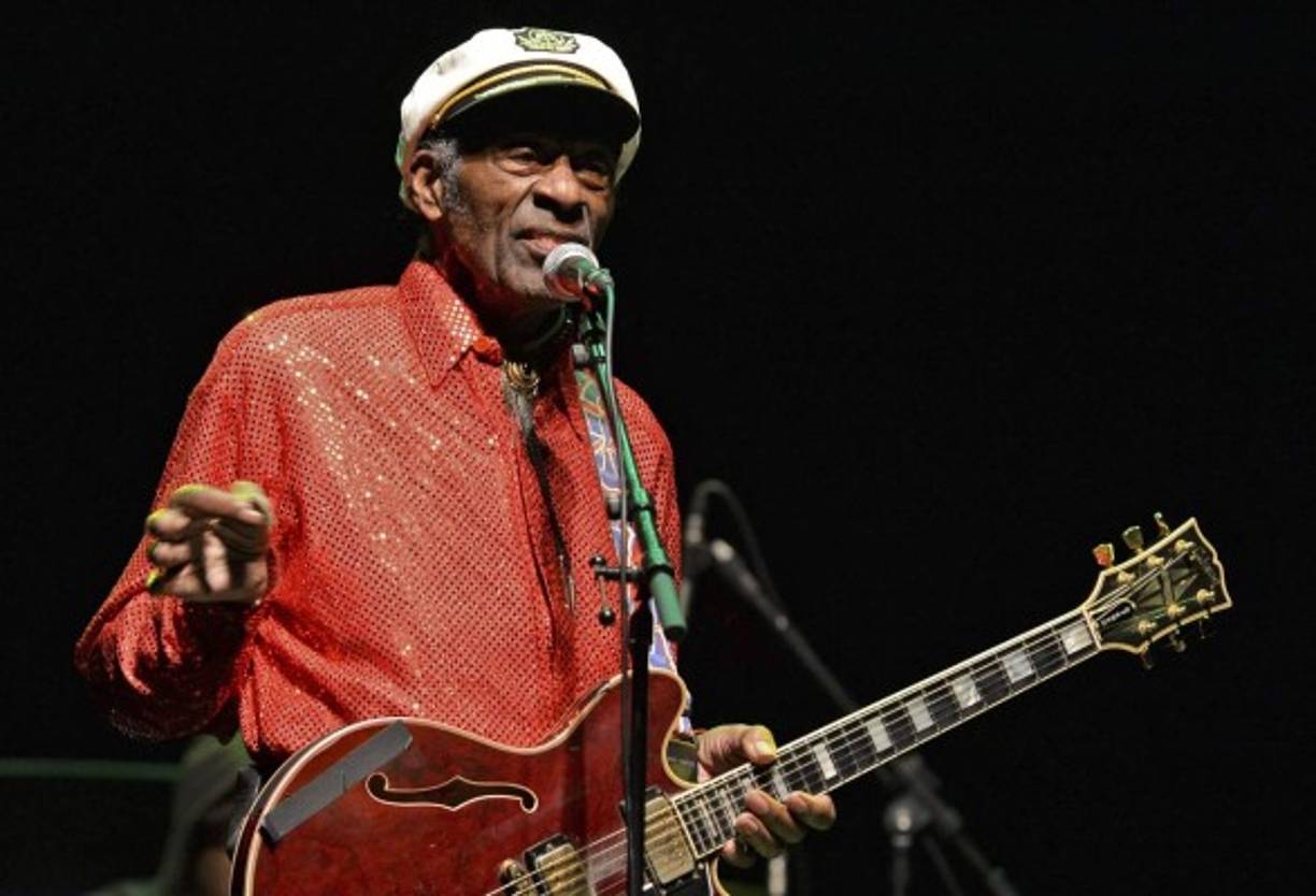 CHUCK BERRY, 90 años, cantante y guitarrista estadounidense, considerado como uno de los padres del rock n' roll. Muerto el 18 de marzo.<br/>