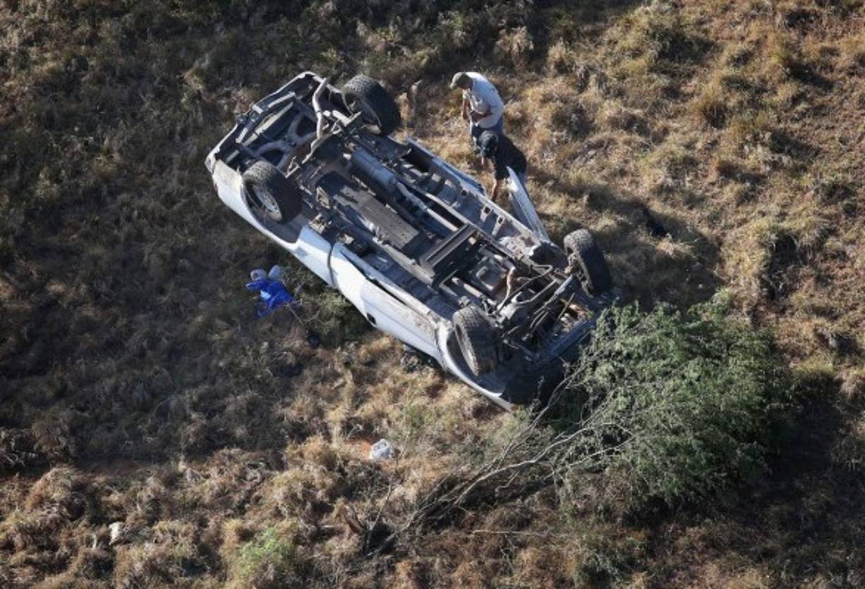 La patrulla localiza un coche accidentado, posiblemente el de un 'coyote'.