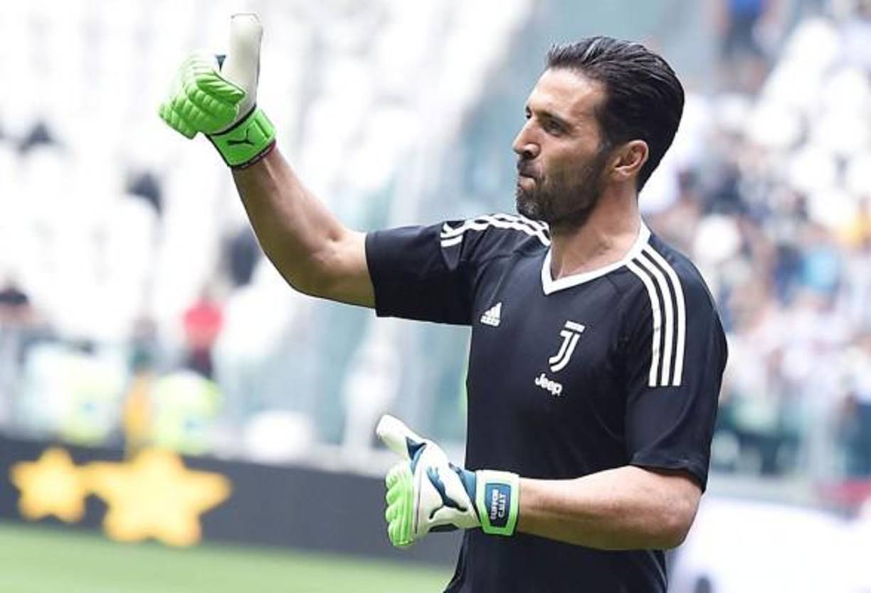 13. Buffon: El italiano fue campeón del mundo y subcampeón de Europa, ganó siete Series A.