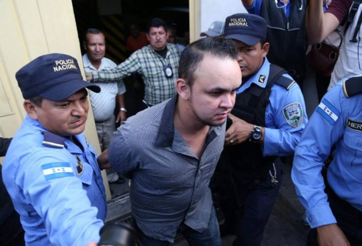 “La prueba evacuada establece que Carlos Alfredo Alvarenga Romero, alias Susano, incurrió a título de autor directo en el delito de homicidio simple, y James Alexander O´Connor Márquez, José Carlos Zamora Mejía, Elías Taufic Chahín Alvarado y Olga Marina López Ferrufino, a título de cómplices en el delito de homicidio y no en el delito de encubrimiento como lo estableció la jueza 19 en su resolución”, refiere el boletín de prensa que emitió el Ministerio Público en octubre del 2017.