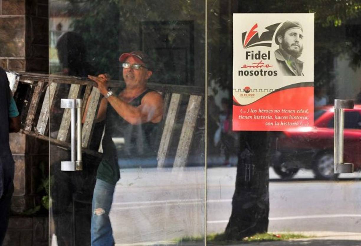 El gobierno de su hermano Raúl, que restableció lazos diplomáticos con Washington en 2015 y lleva a cabo una cautelosa apertura económica, no ha anunciado ningún gran acto por el aniversario de Fidel, pero el presidente venezolano, Nicolás Maduro, está en la isla para saludarlo.<br/>