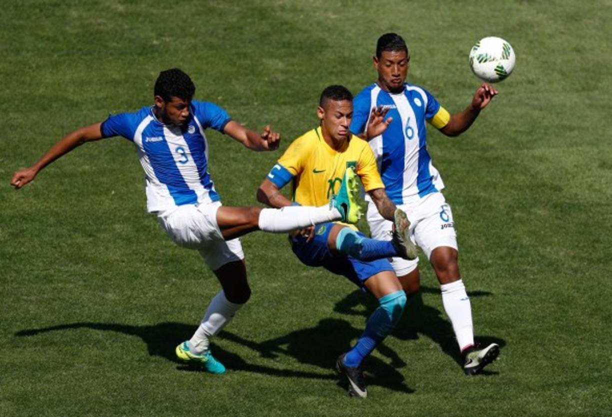 Neymar sufrió y fue feliz contra Honduras, pero sin duda mucho más de lo segundo.