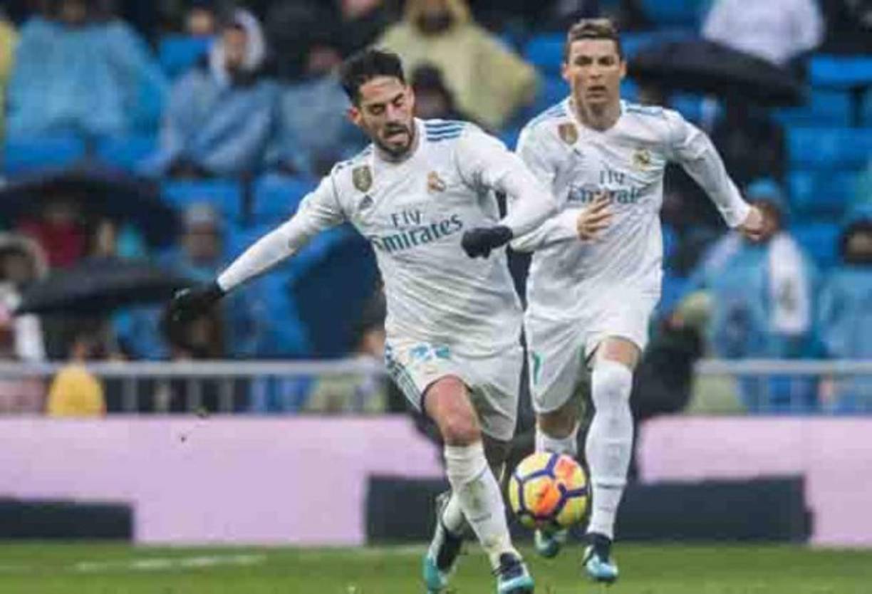 Isco Alarcón, que si bien ha acumulado buenas actuaciones cuando le tocó entrenar como relevo o en las ocasiones que fue titular, al parecer el joven de 25 años ha tenido varios “cortocircuitos” con Cristiano Ronaldo. El jugador luso no lo quiere en el equipo.
