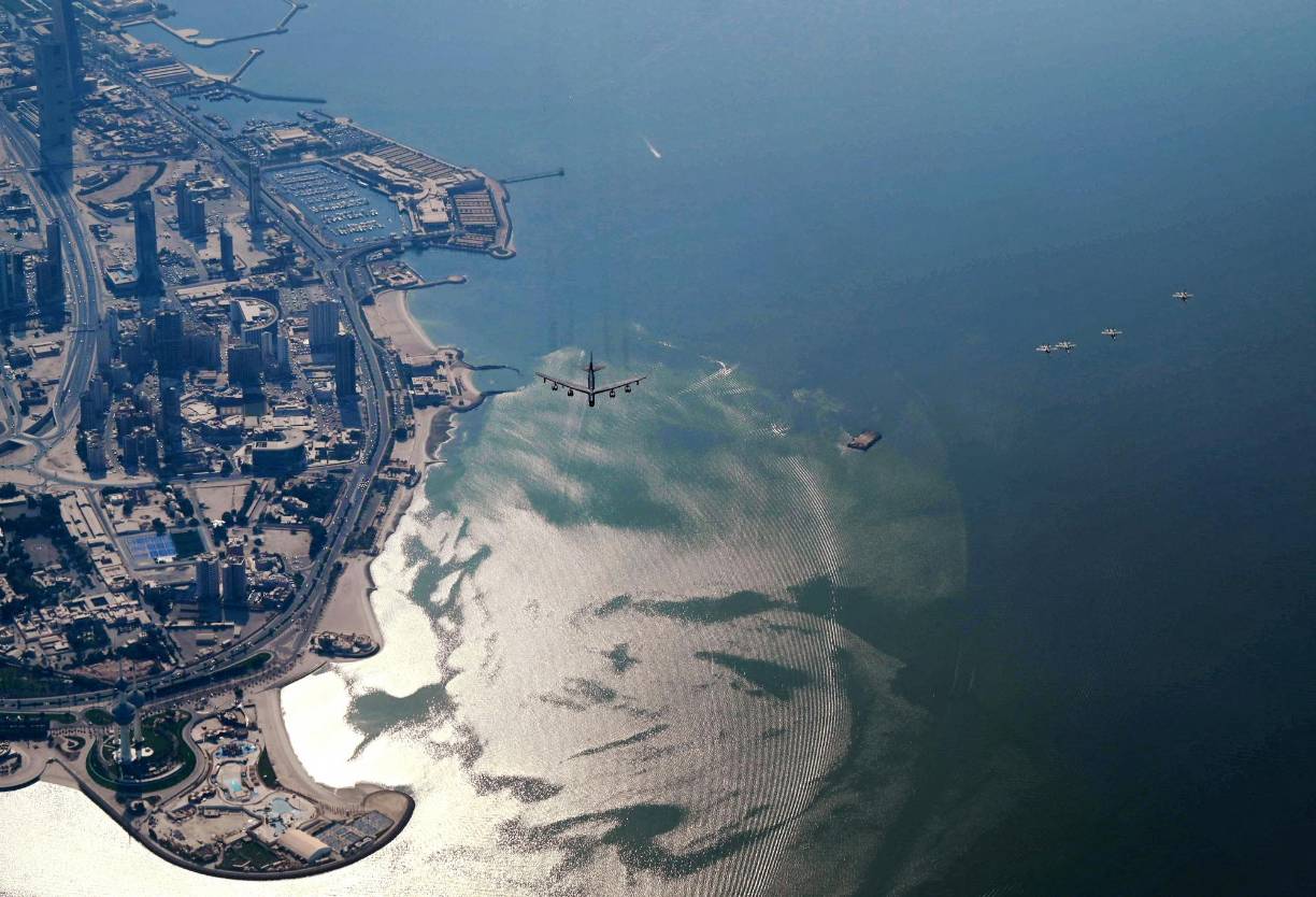 También lo hicieron aviones de combate de las fuerzas aéreas británicas, kuwaitíes y sauditas, “antes de dejar la región”, detalla el comunicado. Otros 16 países proporcionaron un apoyo logístico.