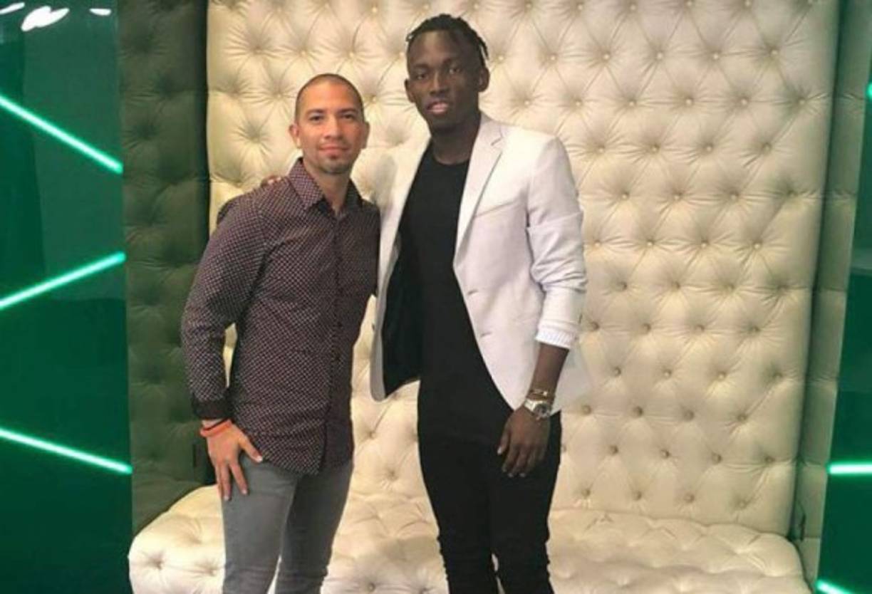 Alberth Elis: El delantero hondureño se une al Boavista por cuatro años. El atacante catracho viaja este jueves rumbo a Portugal y el sábado se hará los chequeos médicos, además usará el dorsal 17, así lo reveló en Diario LA PRENSA su agente Daniel Solís.<br/>