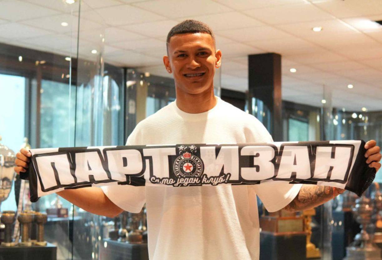 Kervin Arriaga - FK Partizán de Belgrado oficializó el fichaje del volante hondureño para las próximas tres temporadas. El ‘Misilito’ usará la camiseta 33 y jugará ronda previa de Champions League con los blanquinegros. 