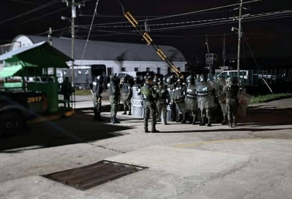 Decenas de elementos de la Policía Militar se trasladaron a la prisión de Támara para evitar un incidente mayor. 