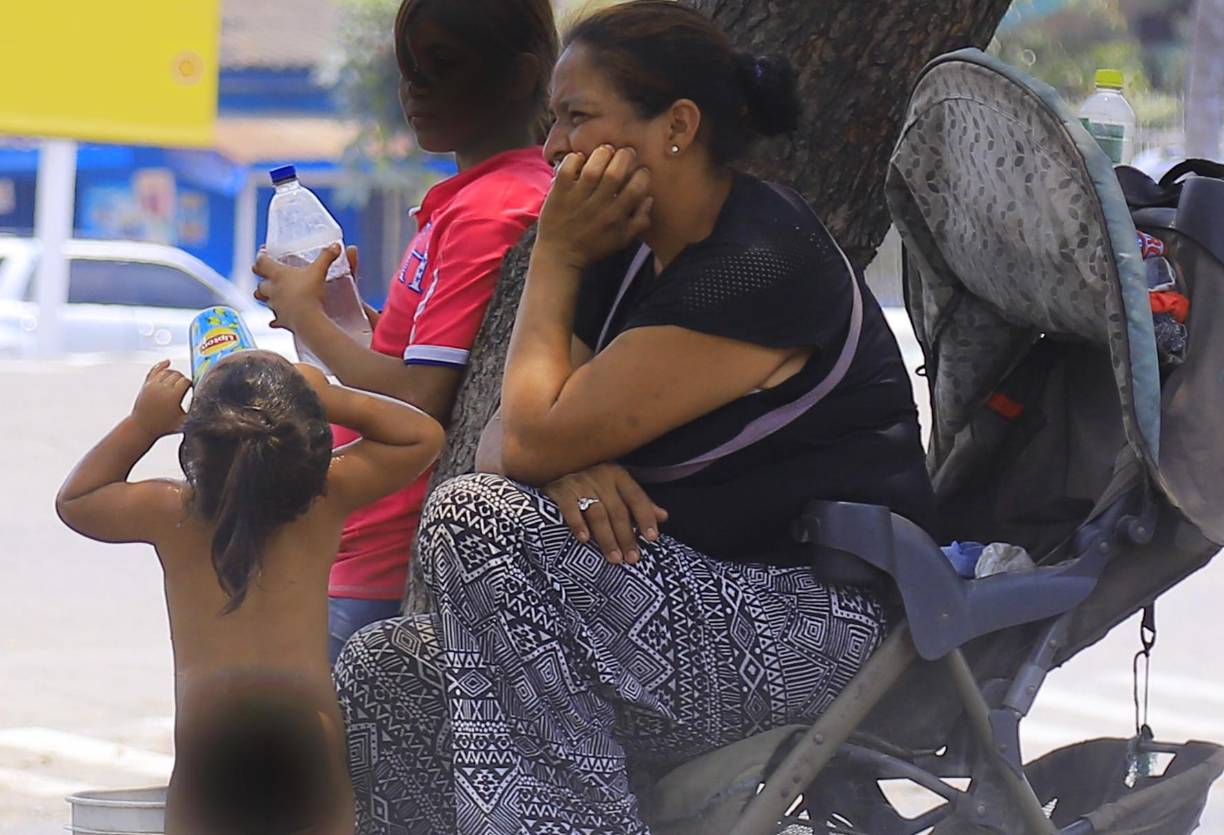 La Comisión de Acción Social Menonita (CASM) para el Valle de Sula, informó que según sus estimaciones, hasta 2023, habían 12 mil niños en la Capital Industrial que están siendo explotados laboralmente en las calles en diferentes trabajos, destacando entre los mismos, la mendicidad en semáforos, recogiendo basura en basureros clandestinos.
