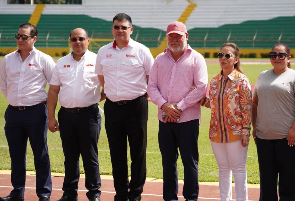 El alcalde Roberto Contreras confirmó que del mismo dinero que pagaron por el alquiler del estadio Olímpico, se remodeló el escenario.