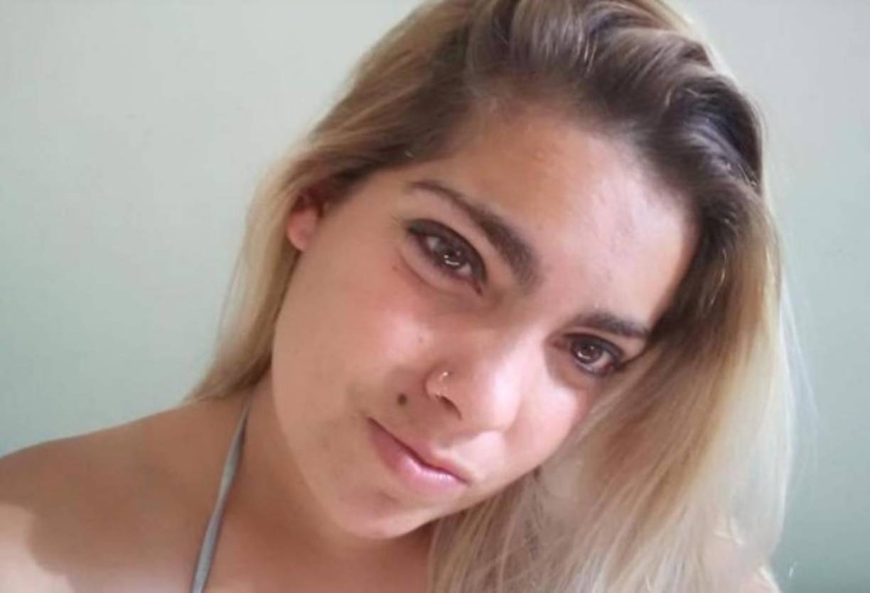 El cuerpo de la víctima fue encontrado mientras excavaban con una excavadora en una zanja.