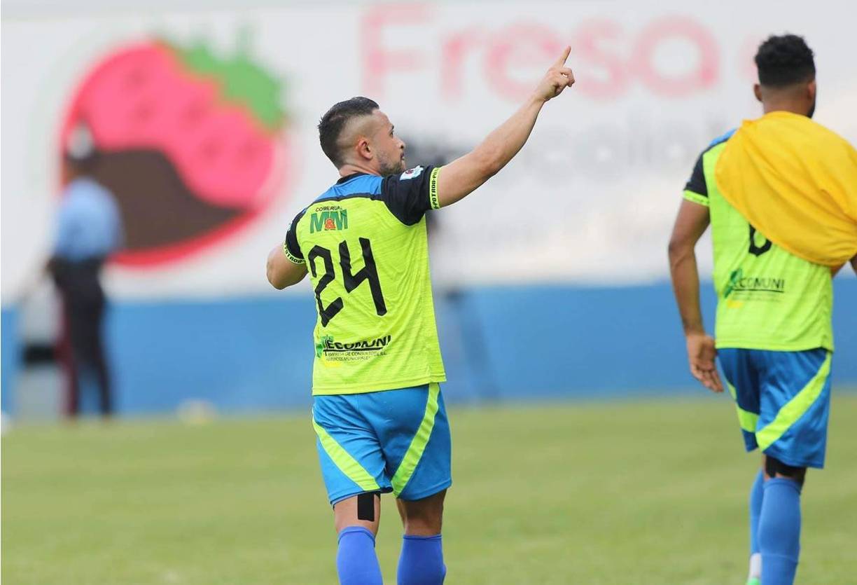 Omar Elvir le dedicó el gol que marcó al Olimpia a su abuela que está de cumpleaños, así lo reveló después del partido.