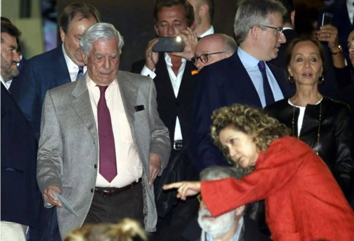 El escritor peruano Mario Vargas Llosa y su esposa Isabel Preysler.