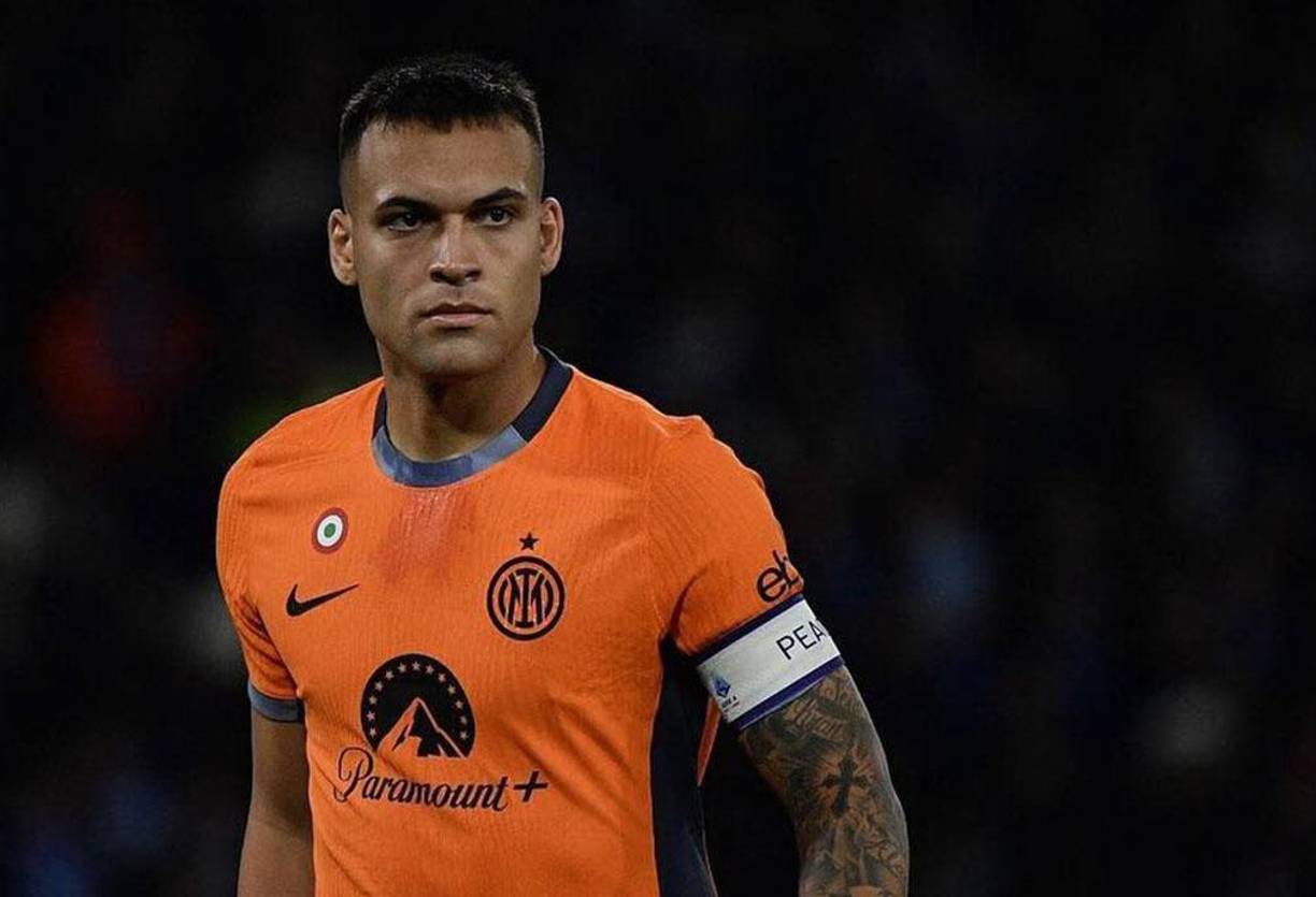 Según medios italianos, Lautaro Martínez renovaría contrato con el Inter de Milán hasta el 2028 con un sueldo neto de unos 7 millones de euros, que lo convertiría en el jugador mejor pagado de toda la plantilla.