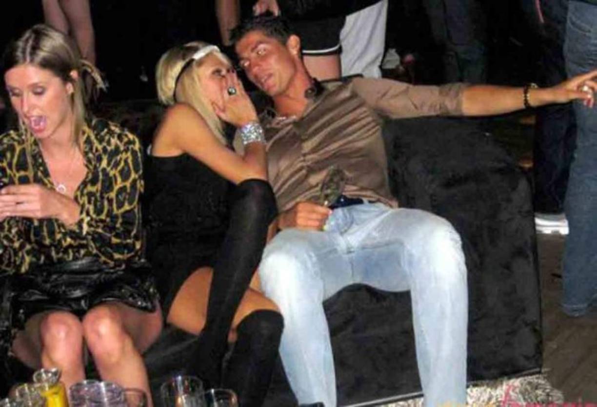 La bomba estalló en abril del 2009. Justamente unos días antes de que se diera a conocer el astronómico fichaje de Cristiano Ronaldo al Real Madrid por 94 millones de euros. Ronaldo había viajado a las Vegas, tal vez, a festejar su reciente contrato. En el camino se topó con Paris Hilton, la millonaria heredera aficionada a los ratos de diversión, y con Kathryn Mayorga, la mujer a la que presuntamente violó.