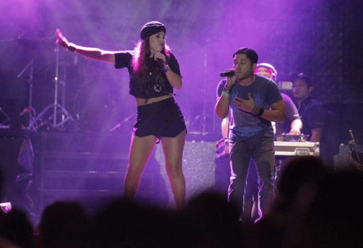 Marco Nono Orellana junto a Marcia Villeda.