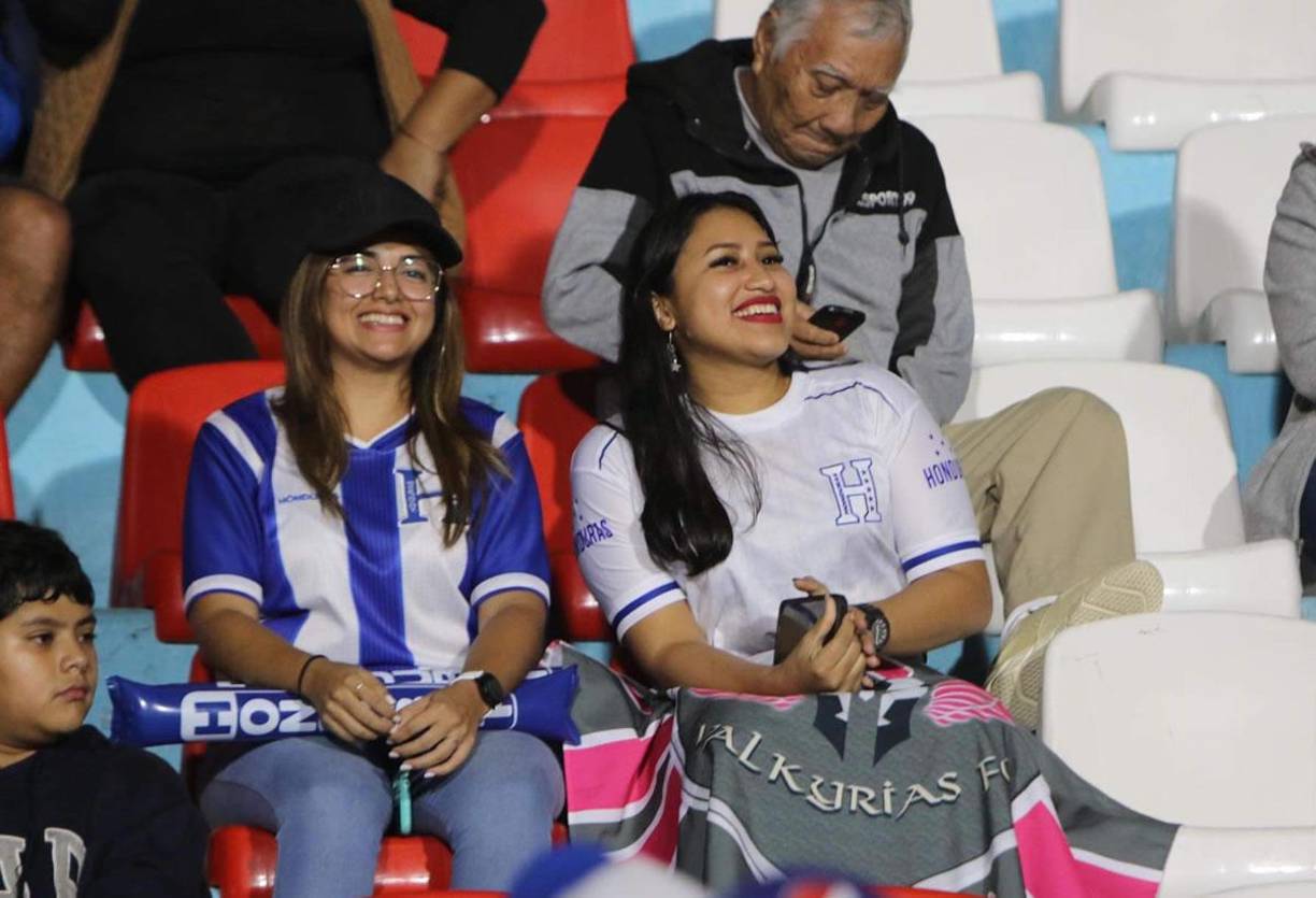 Estas aficionadas disfrutaron del show en el último partido de ‘Rambo‘ de León.