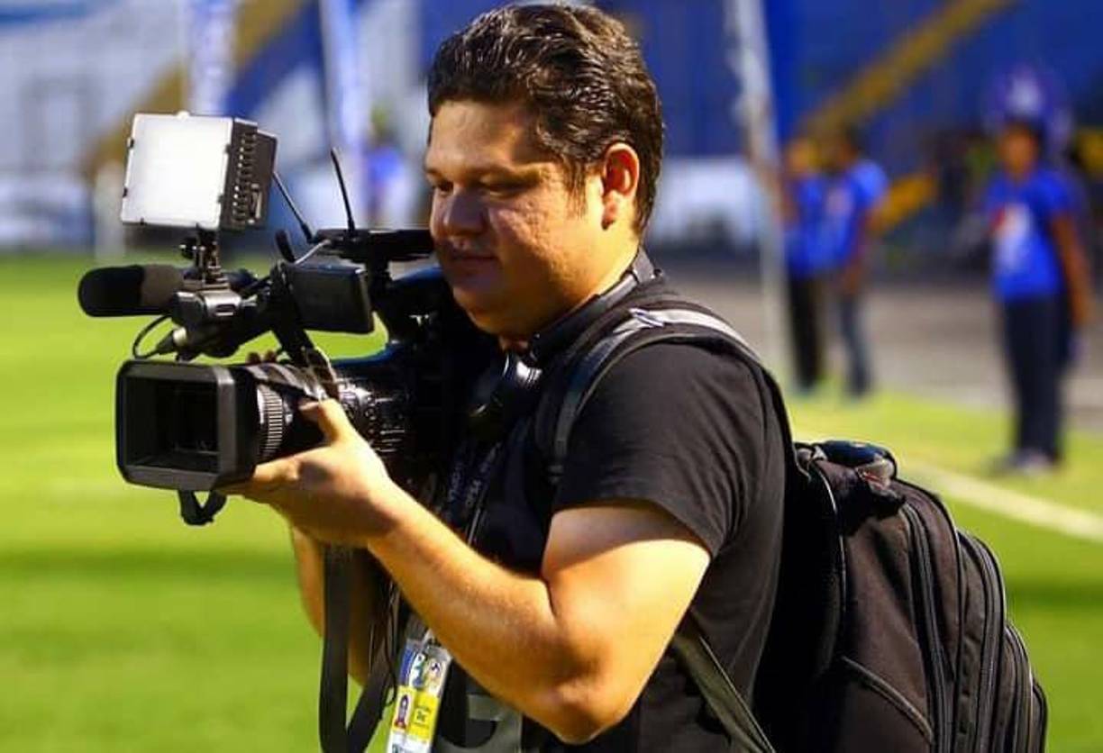 Daniel Guillén, camarógrafo y productor hondureño que por muchos años trabajó en Diario Diez y Sulavisión.