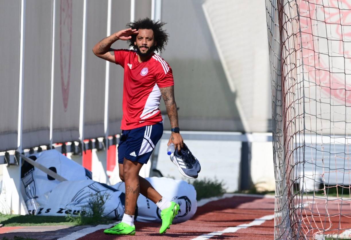 El lateral brasilero Marcelo acaba de ser contratado por Olympiacos y todavía está en etapa de readaptación física para hacer su estreno con el equipo.