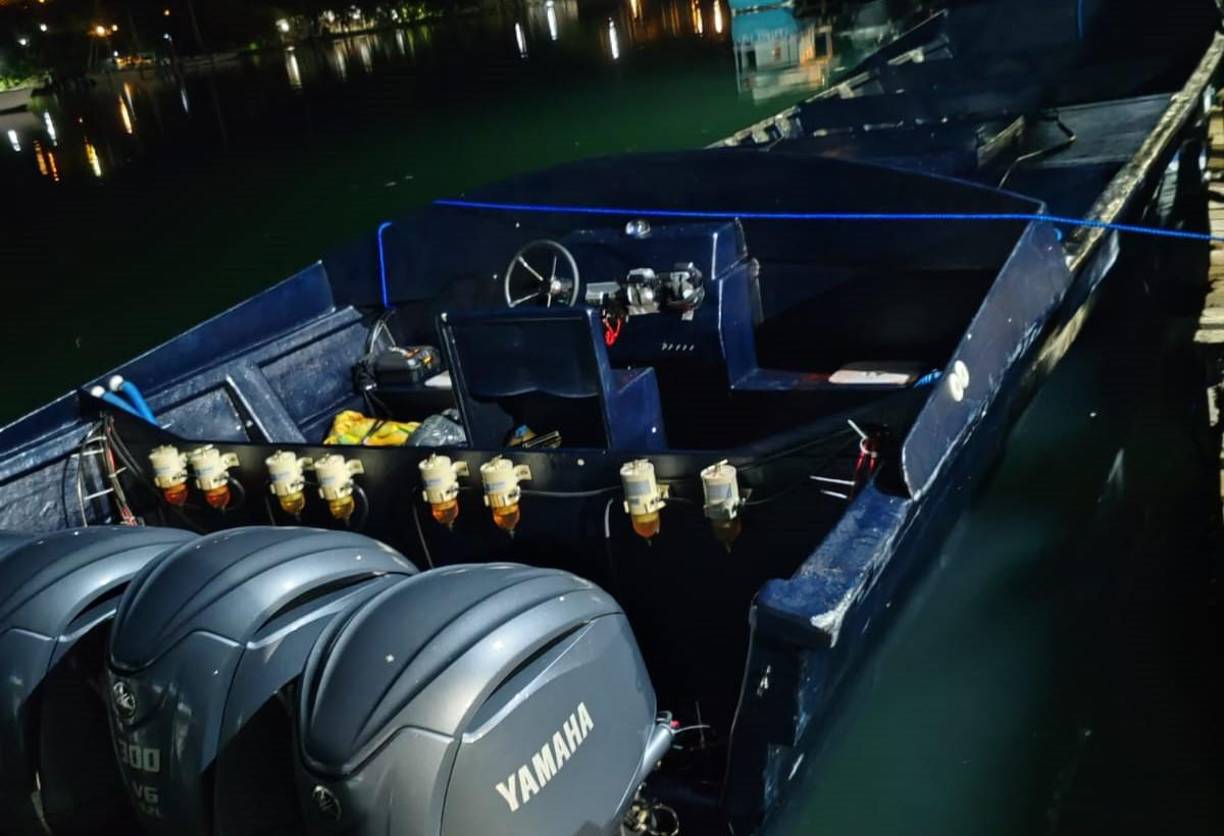 Los uniformados hondureños repelieron el ataque armando, matando a uno de los ocupantes de la embarcación. 
