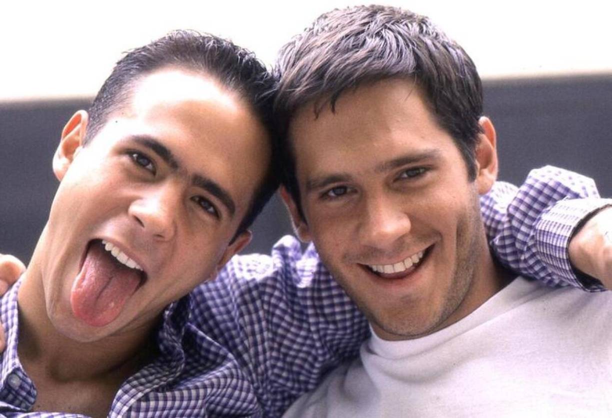 En diversas ocasiones, Arath ha mencionado que su vínculo con Ulises es complicado, debido a las diferencias que existen entre ellos, por lo que desde hace un tiempo no se hablan y prefieren mantener la distancia.