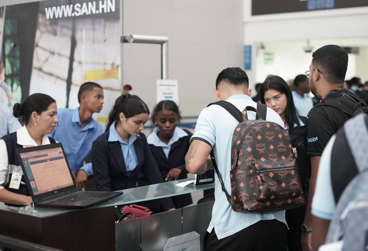 Todas las miradas estaban sobre Luis Palma, el autor de los dos goles contra México en el estadio Morazán.