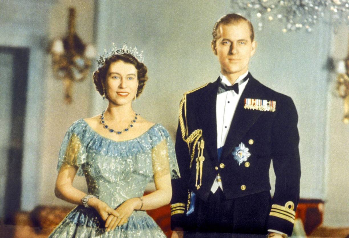 20 noviembre 1947.- Se casa con Felipe de Mountbatten, en la Abadía de Westminster.