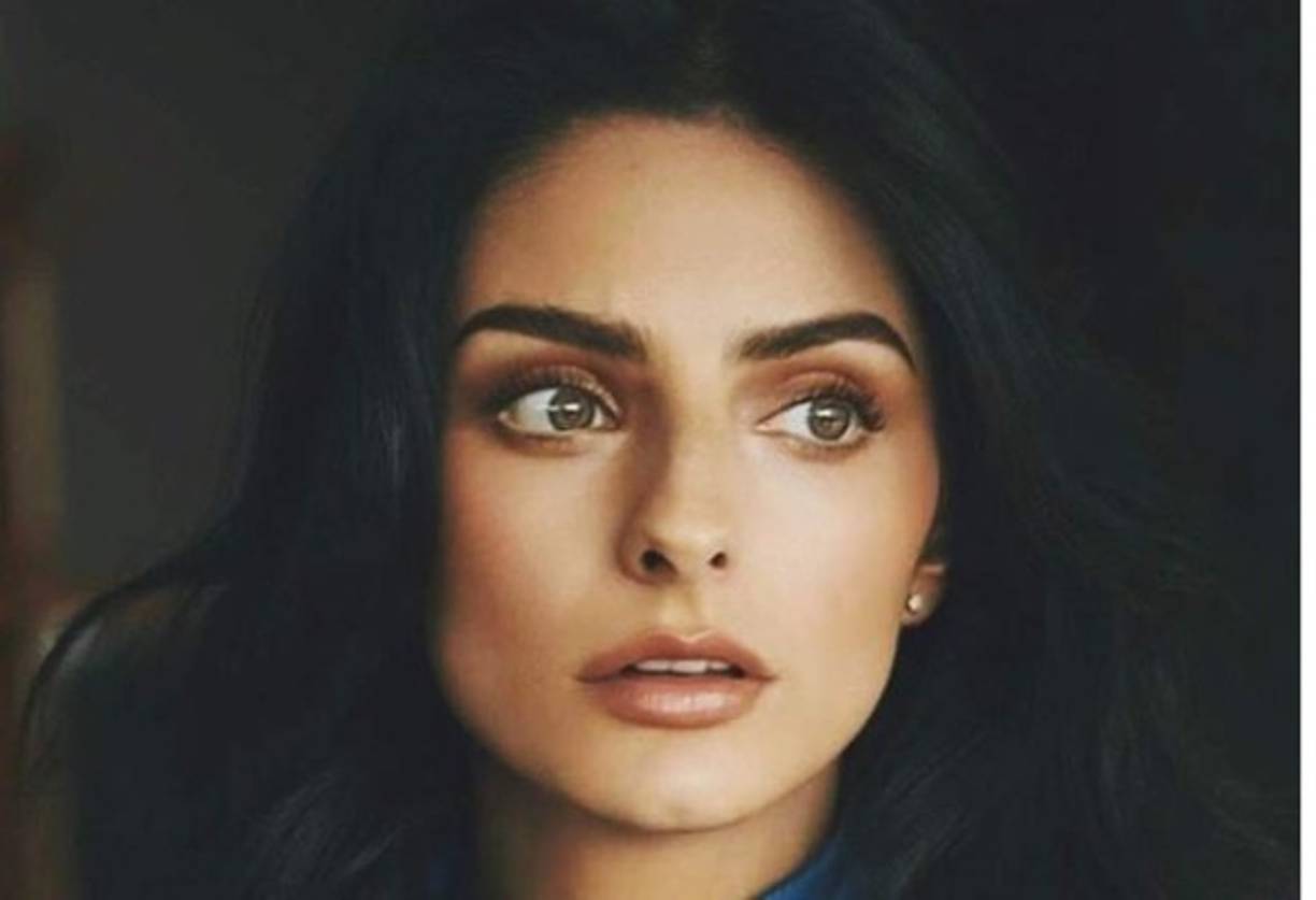 La hija mayor de Eugenio Derbez, Aislinn Derbez, una de las actrices más cotizadas de México ha sido tendencia muchas veces y no precisamente por su talento.<br/><br/>La gente cuestiona mucho su cambio físico a través de los años, muchos aseguran que la bella actriz mexicana pasó más de una vez por el bisturí.