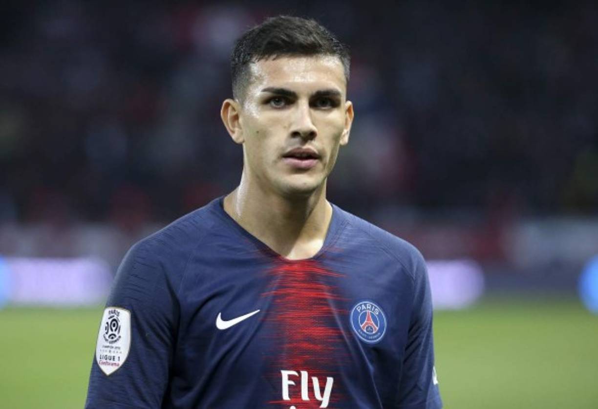 El argentino Leandro Paredes tuvo el atrevimiento de lanzar a la piscina a Wanda Nara, esposa del atacante Mauro Icardi. Ella le señaló que se vengará.